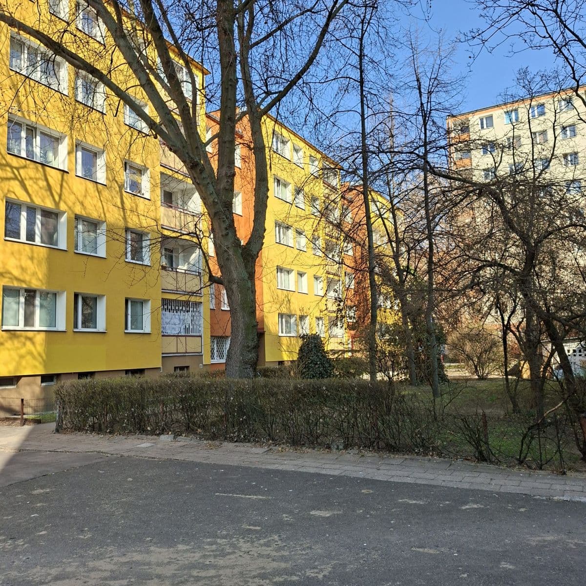 Affordable 1-bedroom flat ready for renovation – 16