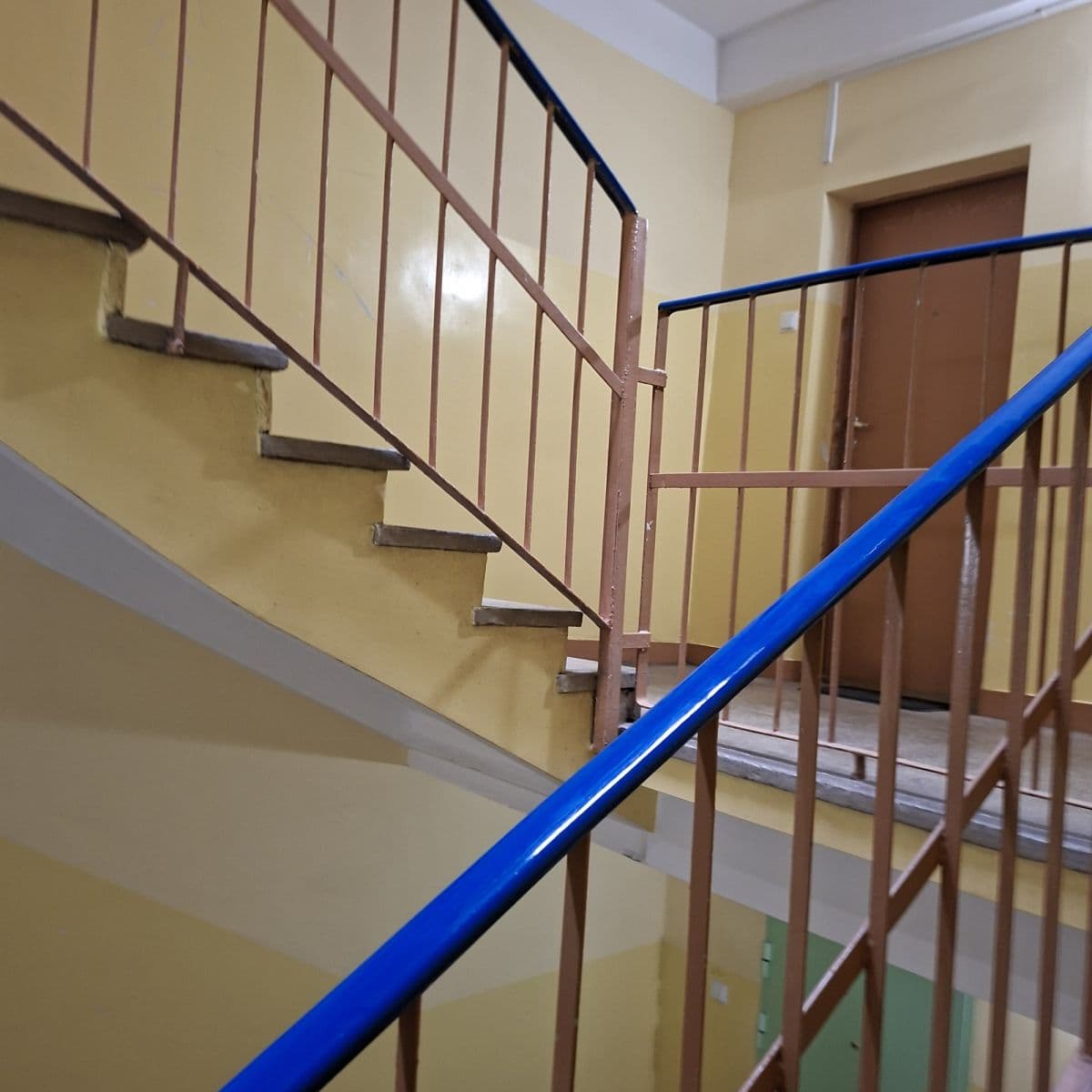 Affordable 1-bedroom flat ready for renovation – 17