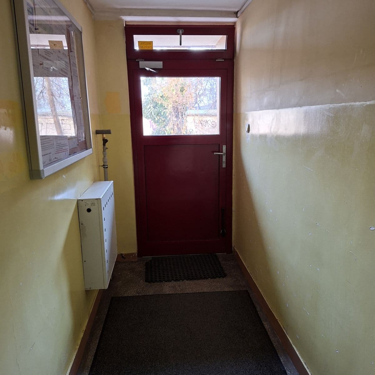 Affordable 1-bedroom flat ready for renovation – 18