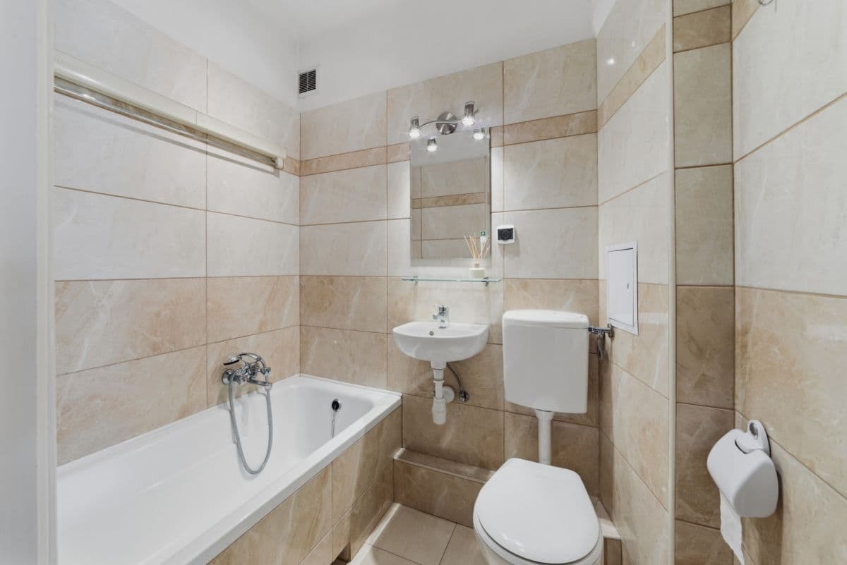 Bright apartment in the heart of Muranów – 8