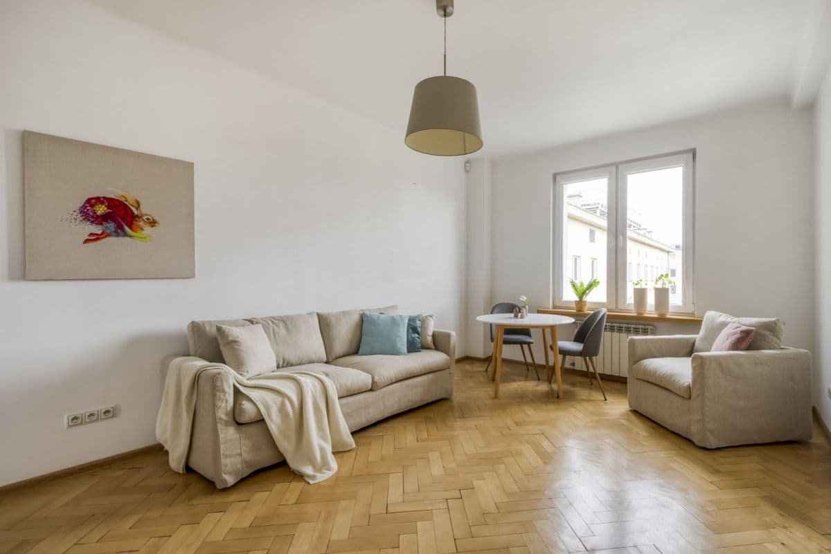 Spacious two-bedroom apartment near Młynów Metro – 1
