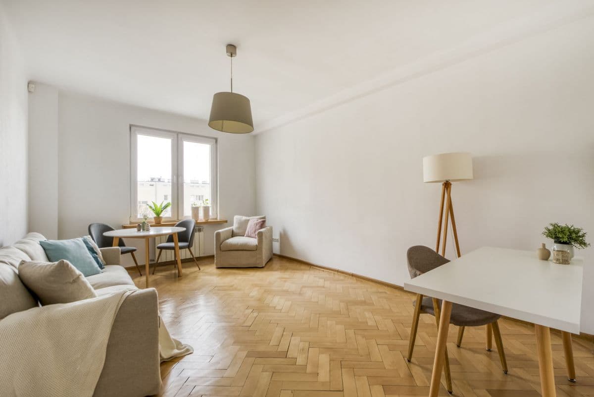 Spacious two-bedroom apartment near Młynów Metro – 2