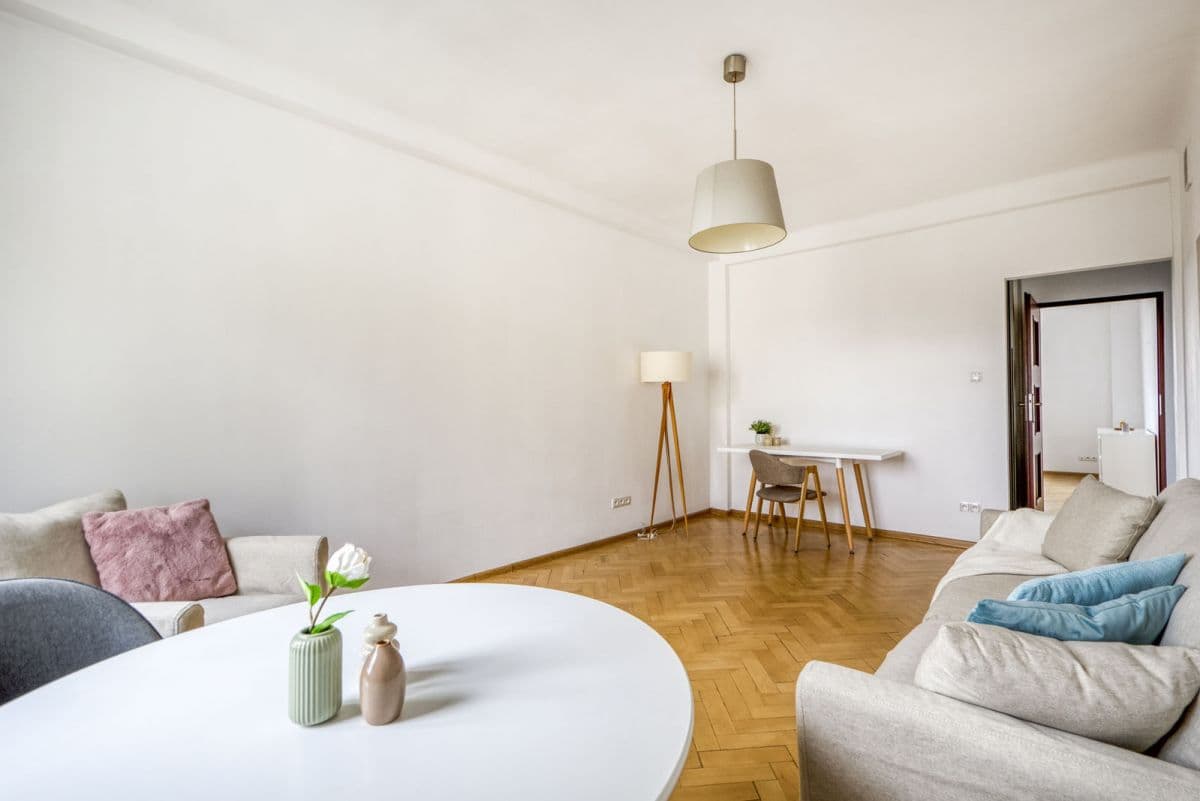 Spacious two-bedroom apartment near Młynów Metro – 4