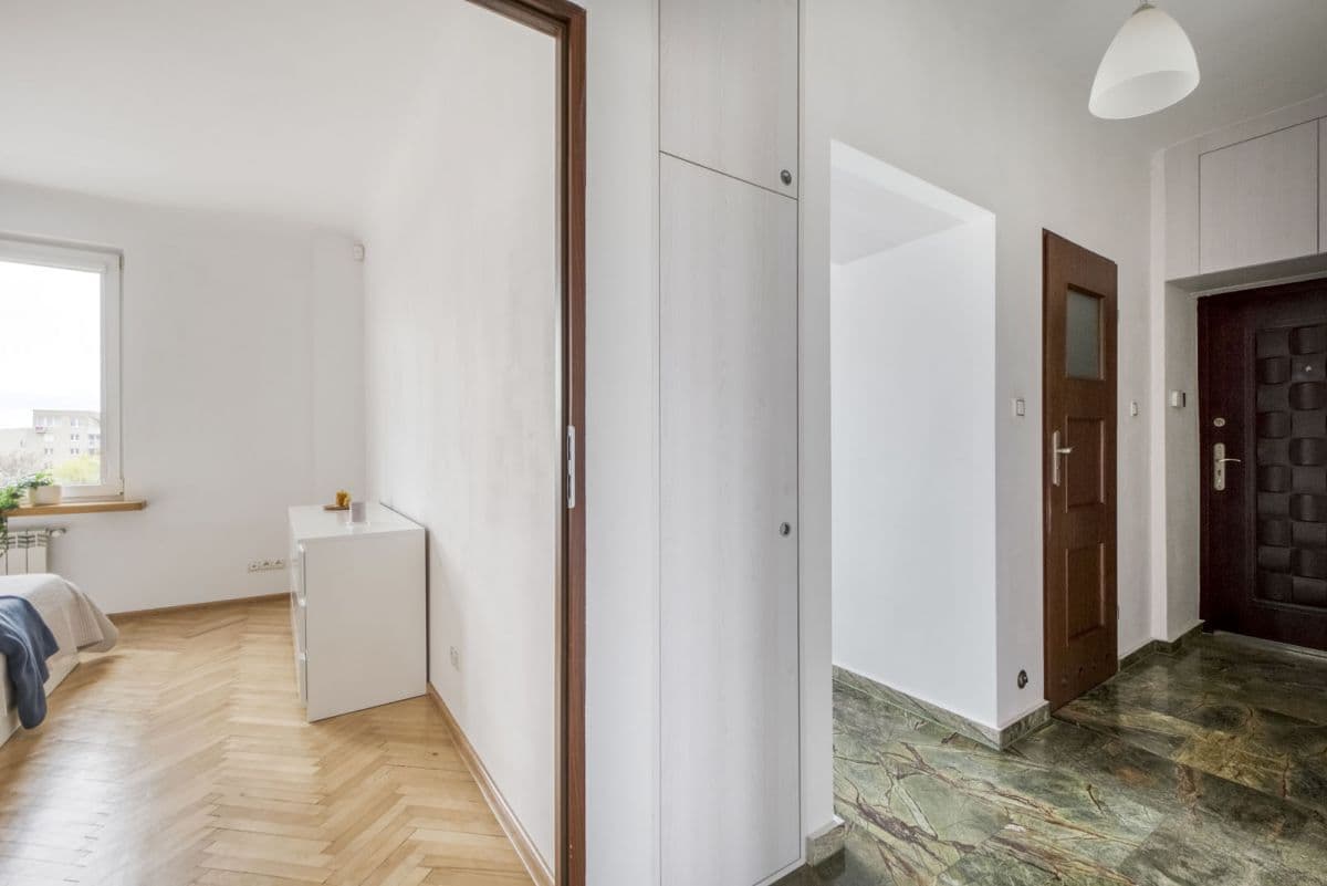 Spacious two-bedroom apartment near Młynów Metro – 7