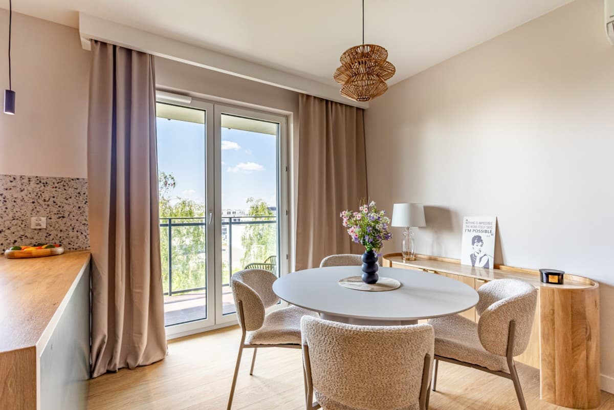 Newly finished 3-room apartment with green views – 3
