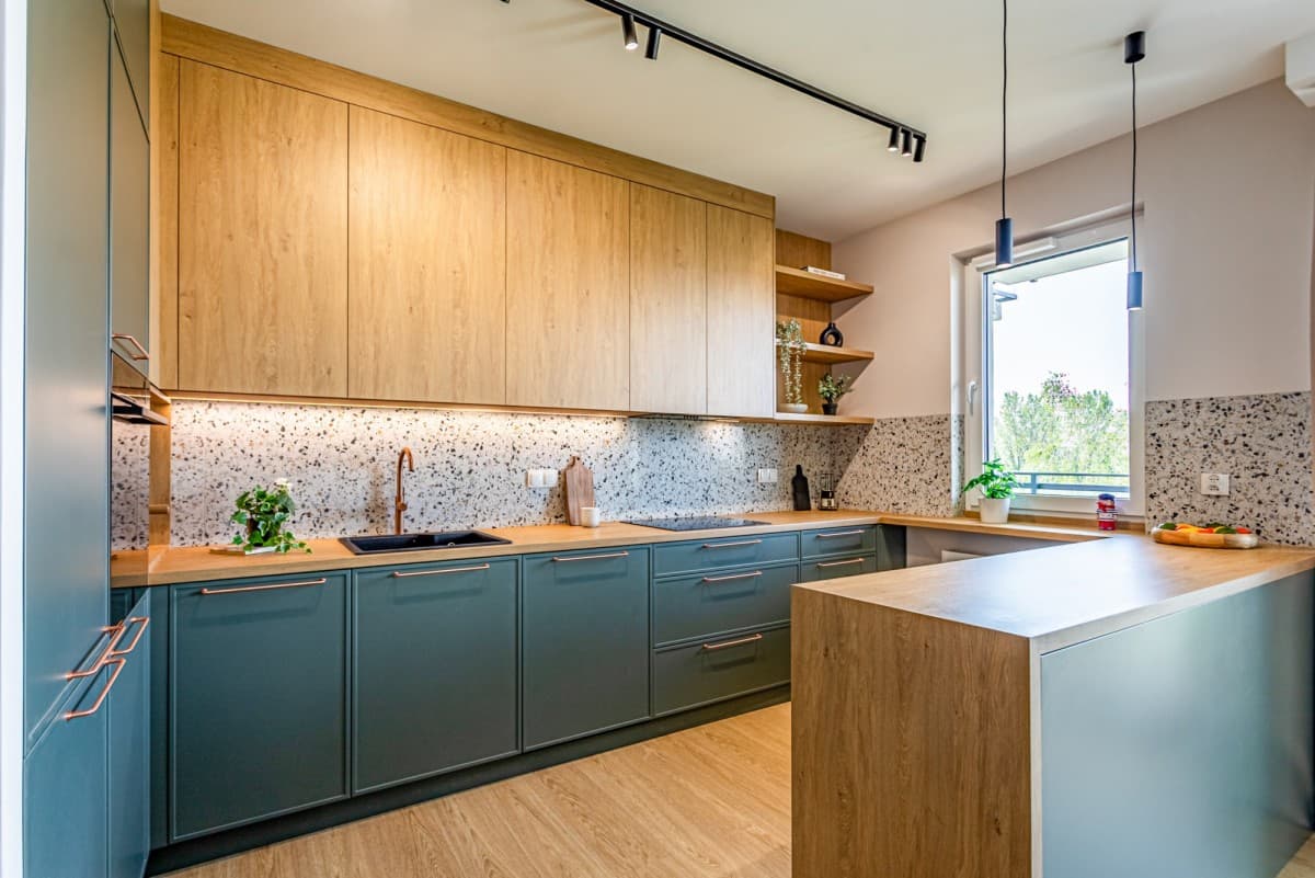 Newly finished 3-room apartment with green views – 4