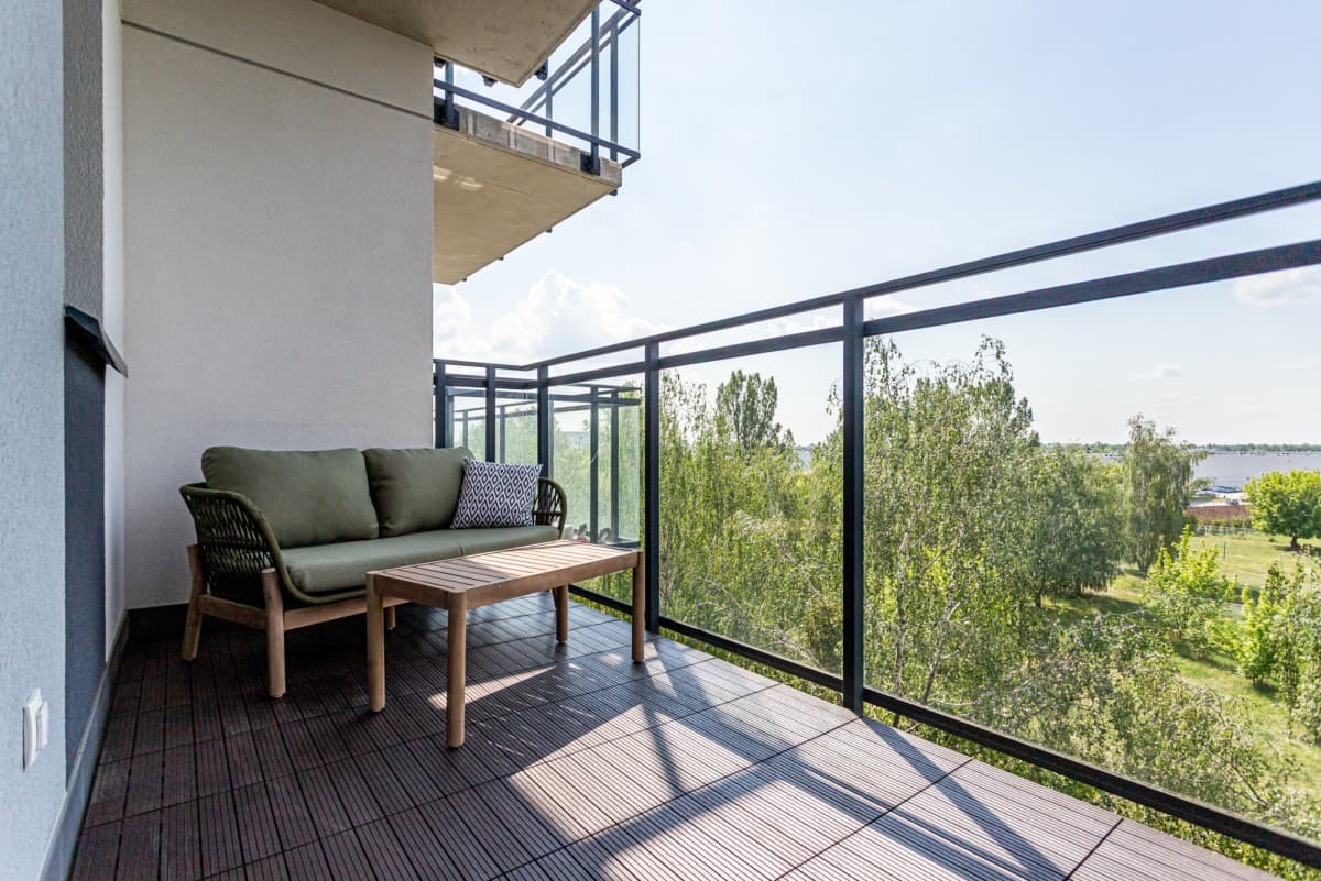 Newly finished 3-room apartment with green views – 6
