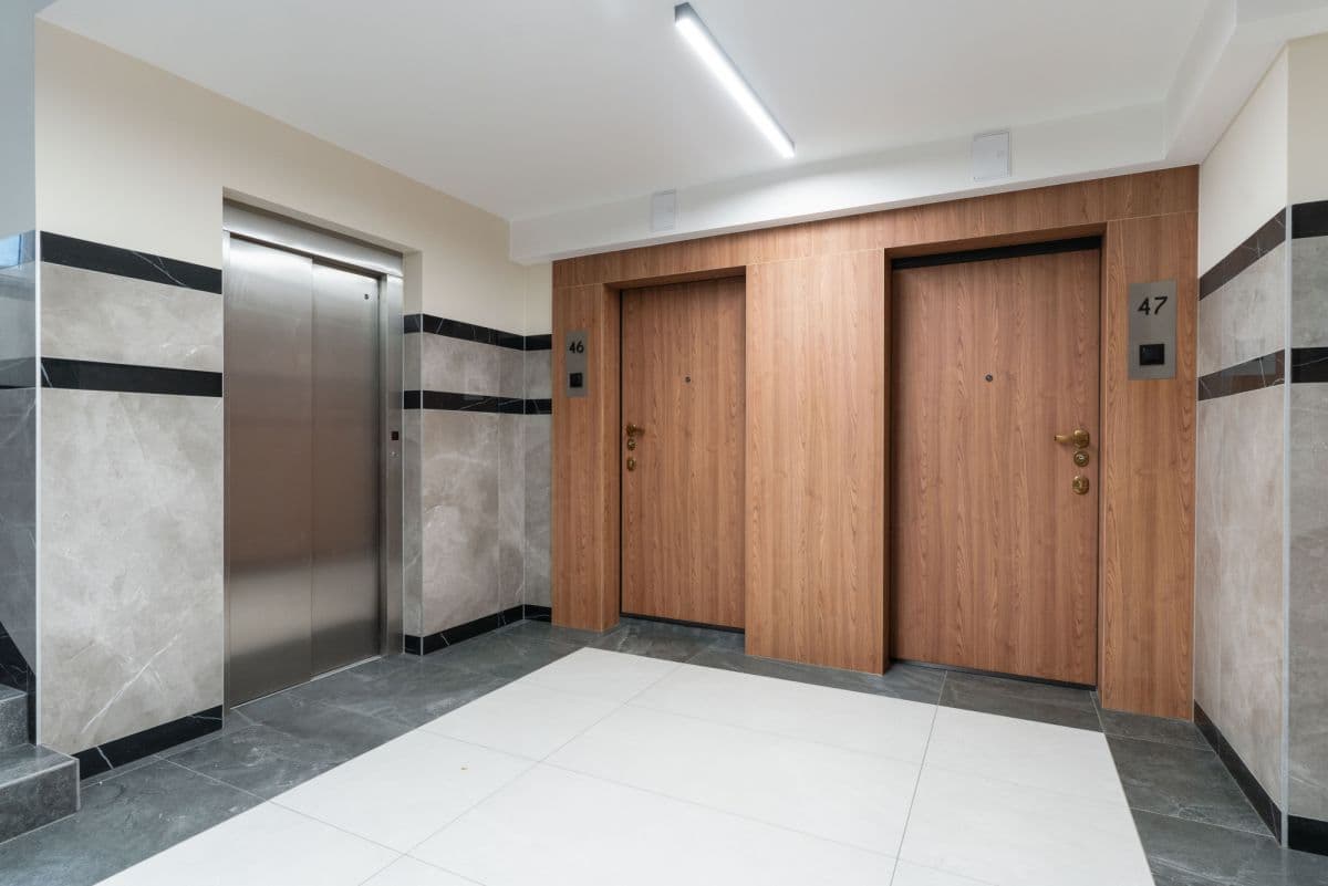 Functional apartment in prestigious location, 10 min to center – 10