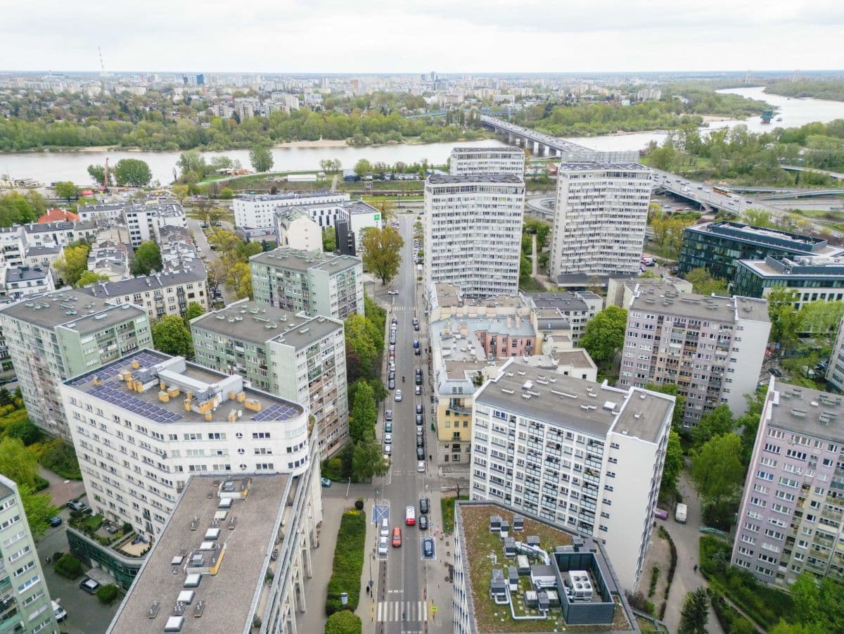 Functional apartment in prestigious location, 10 min to center – 15