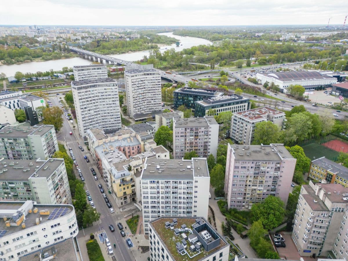 Functional apartment in prestigious location, 10 min to center – 16