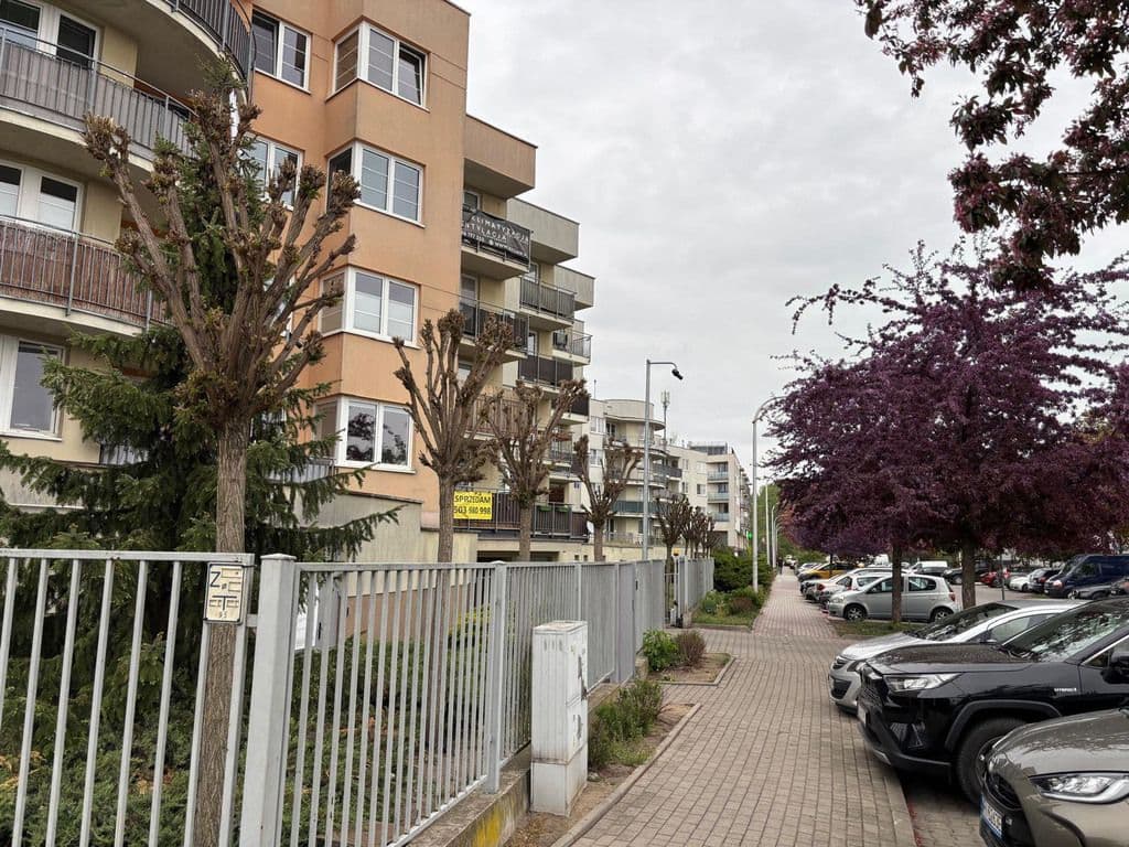 Functional 2-room apartment with balcony in Piaseczno – 9