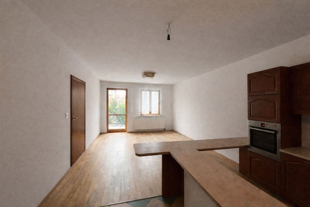 Spacious apartment with private garden, 2 mins to PKP – 4