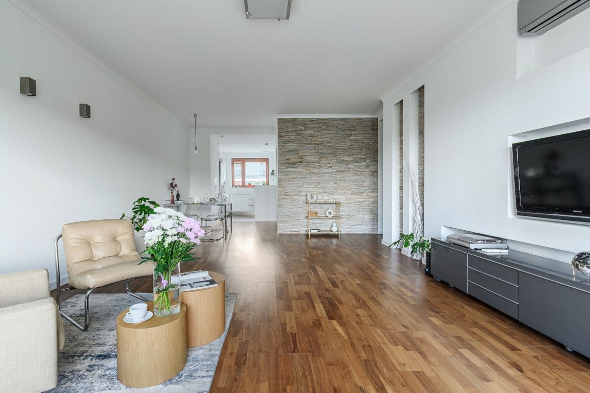 Spacious 3-room apartment in prestigious Wilanów – 2