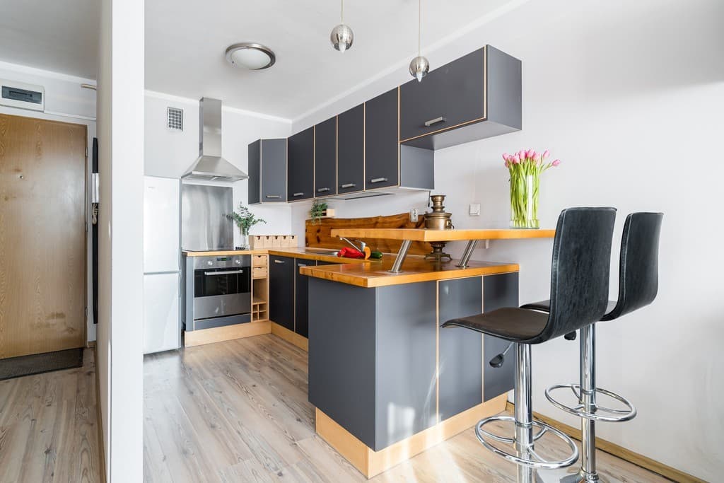 Bright 2-room flat near metro and parks – 1