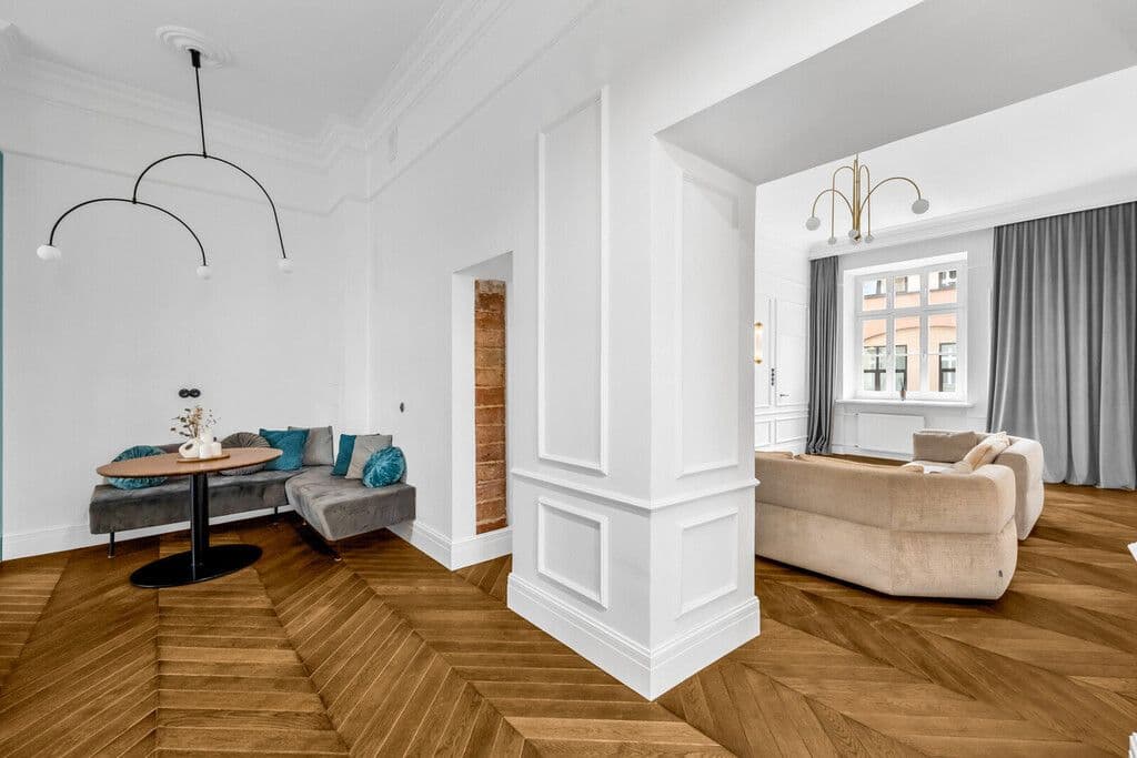 Spacious 4-room apartment in historic Warsaw – 6