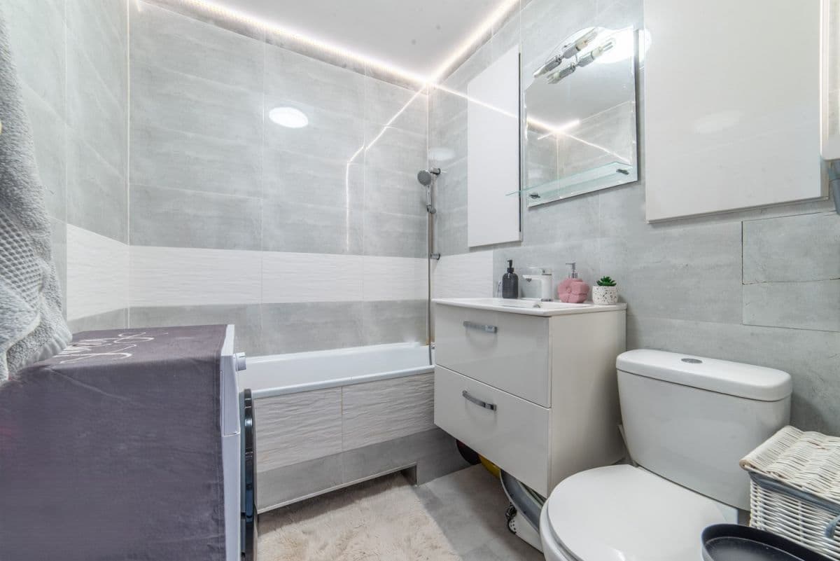 Sunny 2-room apartment near Bródno Metro – 3
