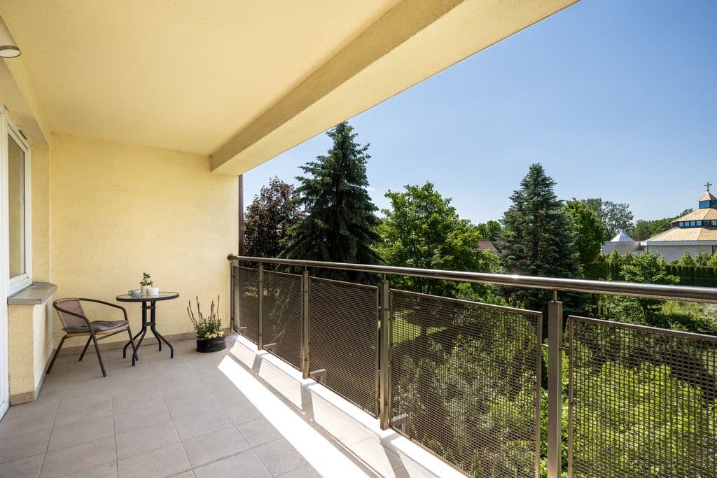 Quiet apartment with green views near Metro Młociny – 8
