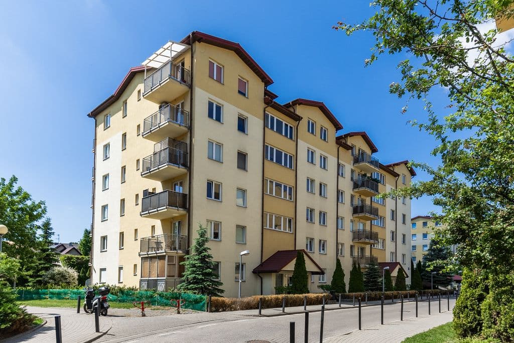 Quiet apartment with green views near Metro Młociny – 10