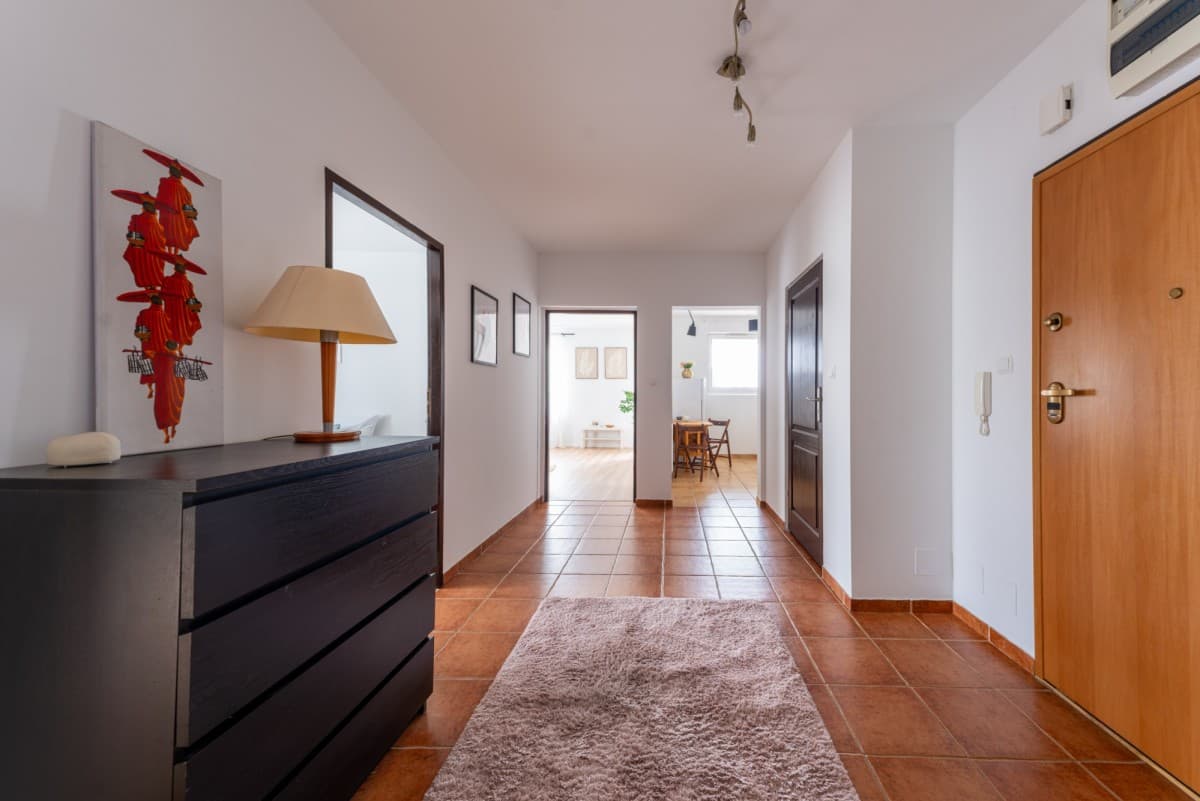 Spacious apartment near Park Bródnowski and metro – 17