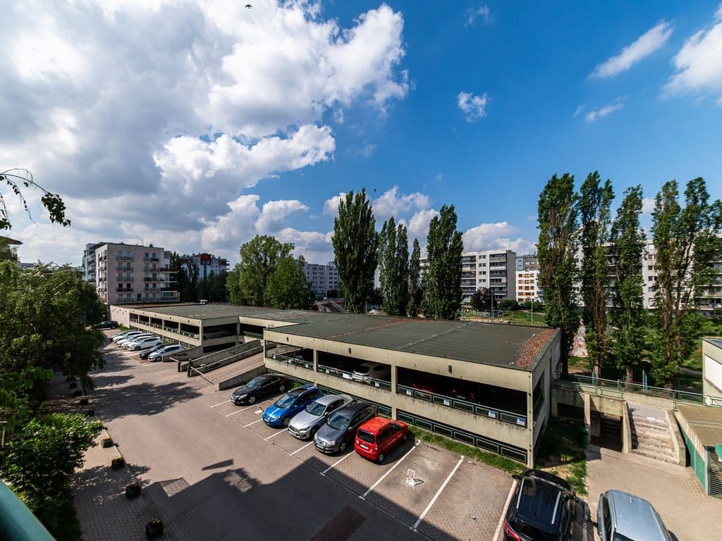 Przestronne 2-pokojowe mieszkanie z oddzielną kuchnią przy metrze – 18