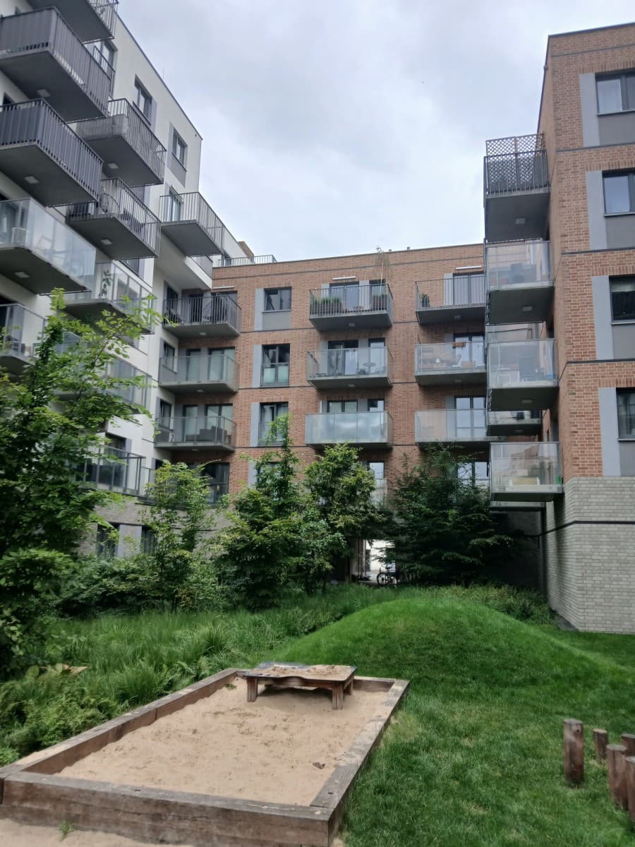 Nowoczesne mieszkanie jednopokojowe z garażem na Pradze – 2