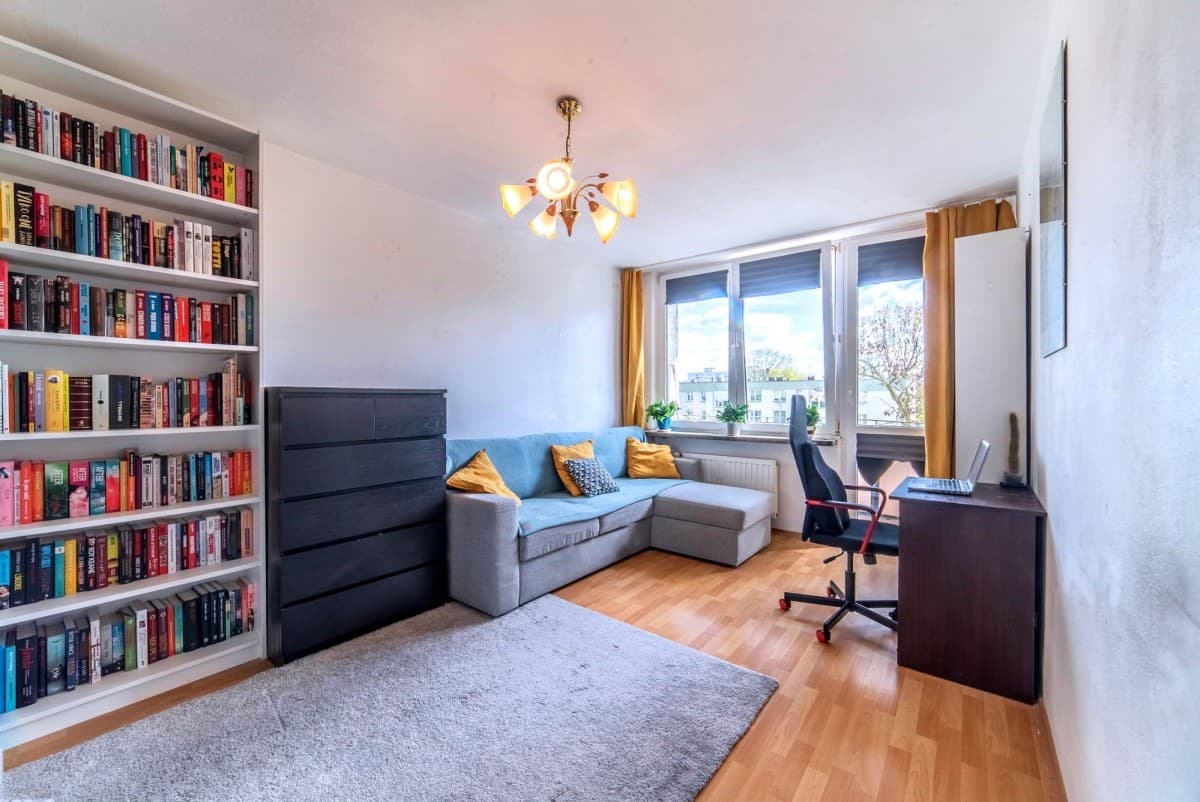 2-room flat with loggia, 10 mins to Metro – 2