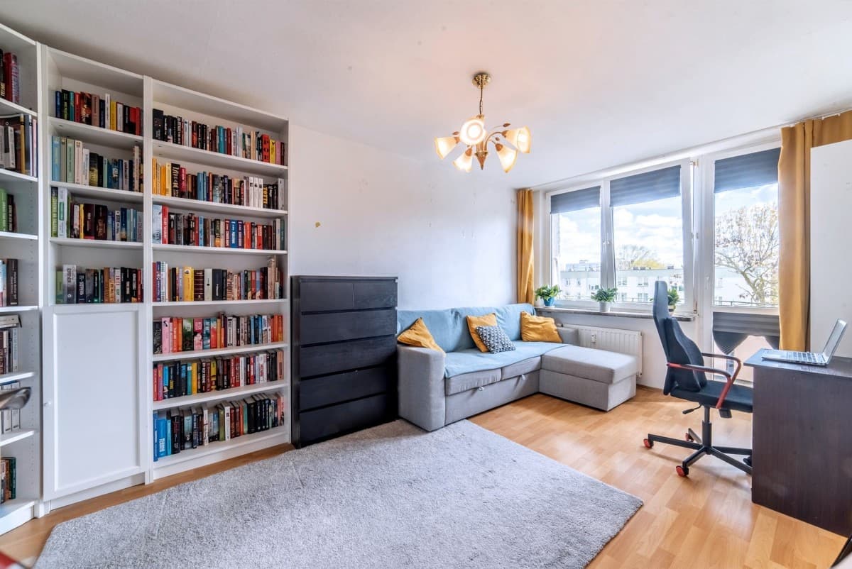 2-room flat with loggia, 10 mins to Metro – 1