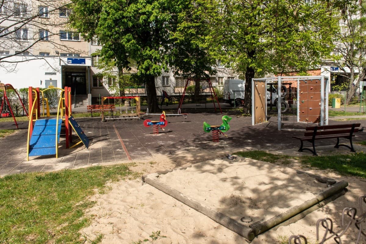 2-room flat with loggia, 10 mins to Metro – 13