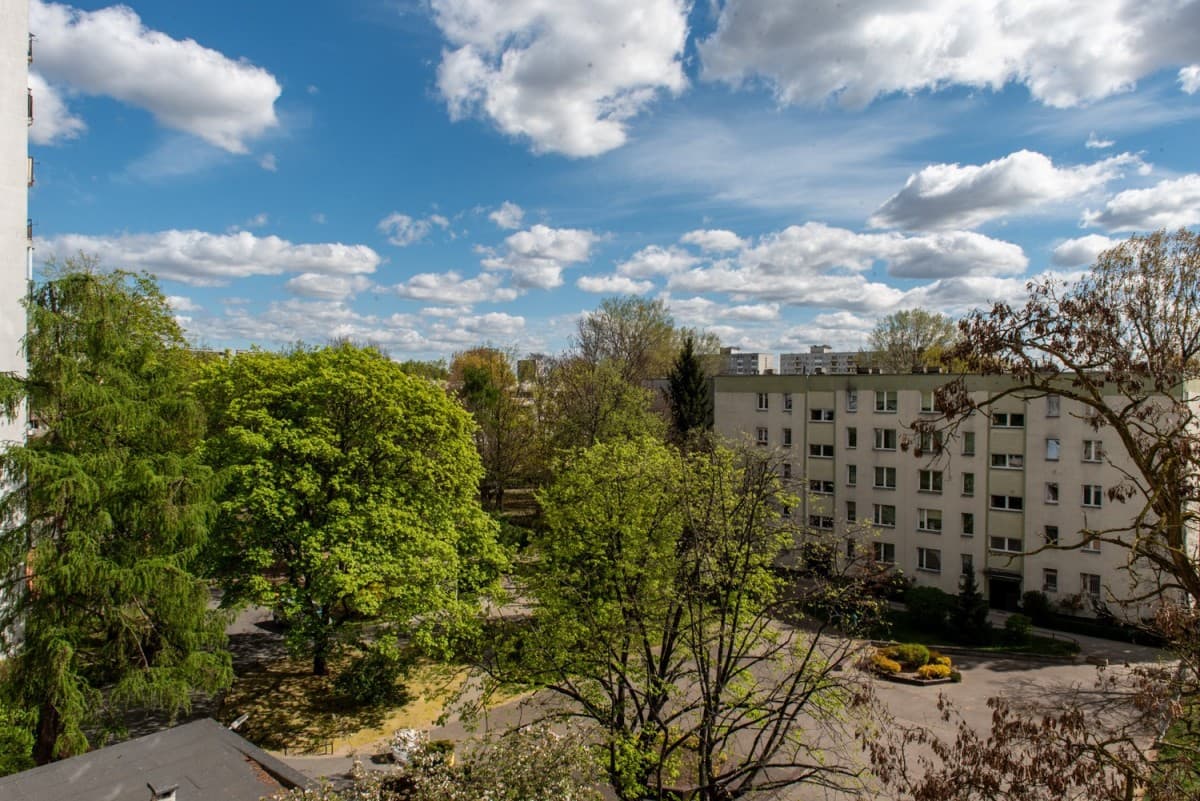 2-room flat with loggia, 10 mins to Metro – 16
