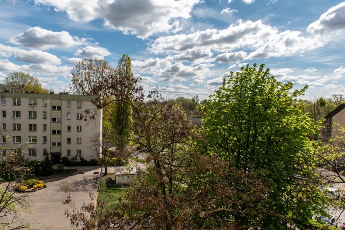 2-room flat with loggia, 10 mins to Metro – 17