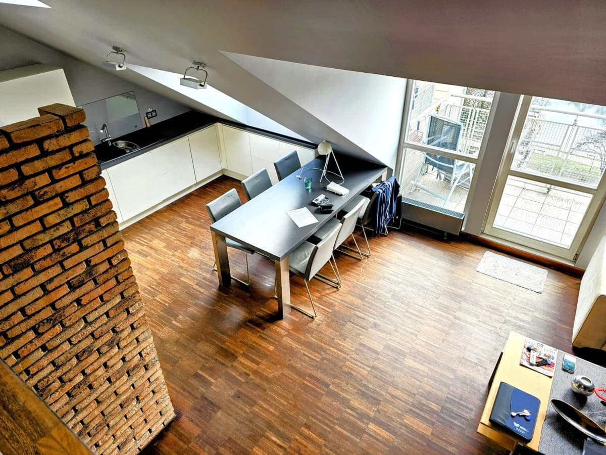 Charming two-bedroom apartment with scenic lake views – 7