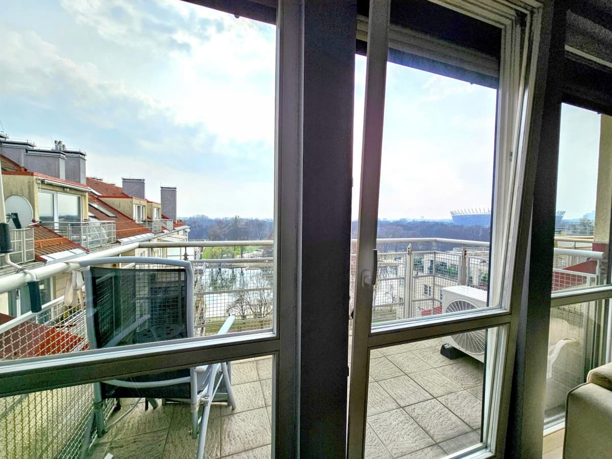 Charming two-bedroom apartment with scenic lake views – 8