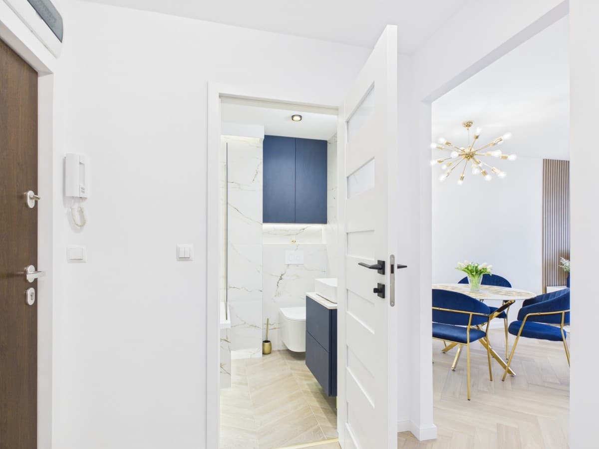 Bright, fully renovated apartment near metro – 11