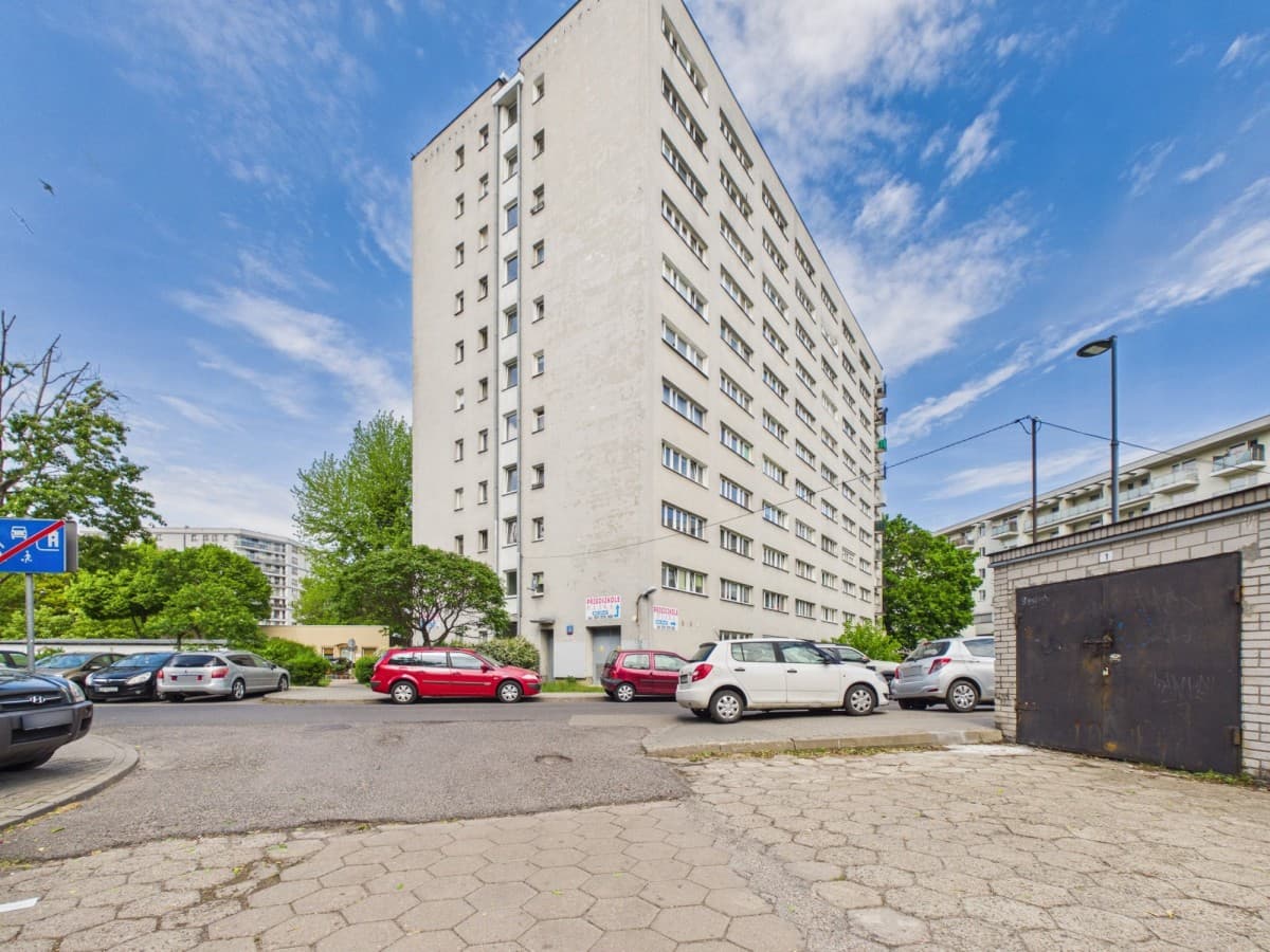 Bright, fully renovated apartment near metro – 15