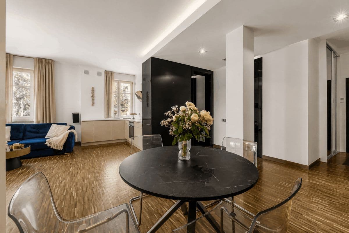Stylowe 2-pokojowe mieszkanie z dużym balkonem w Wawrze – 2