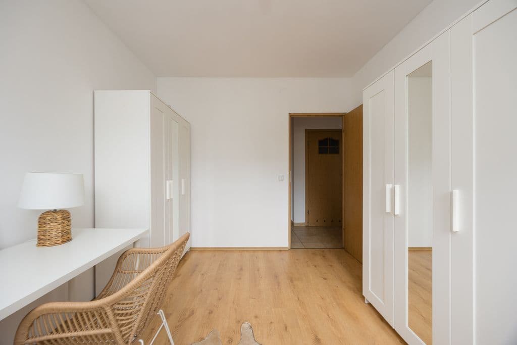 3-room apartment just 1 minute from metro – 12