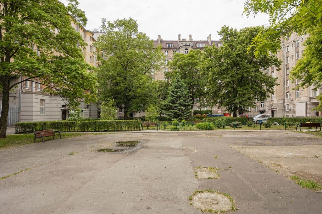 Unikalny lokal biurowy w historycznym Domu Kolejowym – 13
