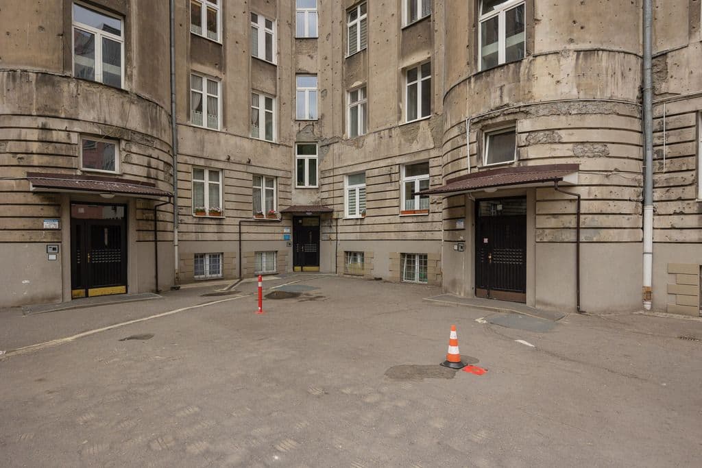 Unikalny lokal biurowy w historycznym Domu Kolejowym – 14