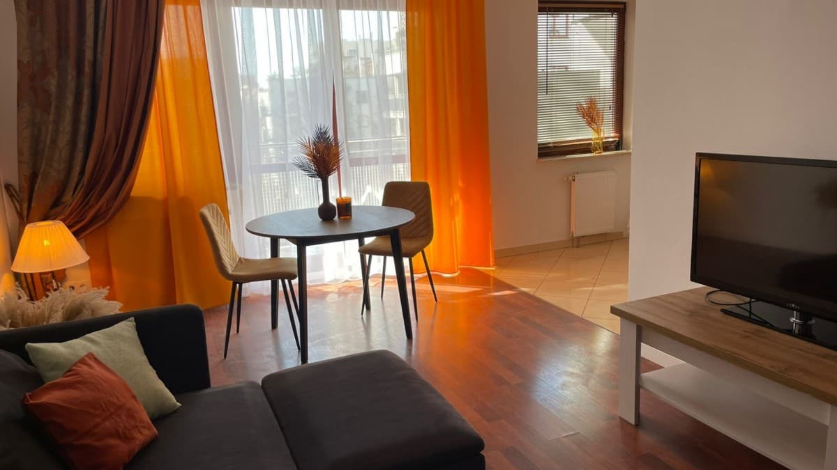 Полностью меблированная квартира 90 м² с балконом – 1