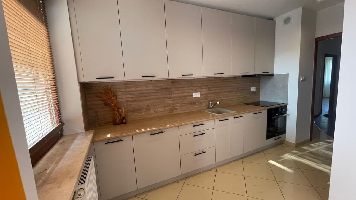 Полностью меблированная квартира 90 м² с балконом – 3