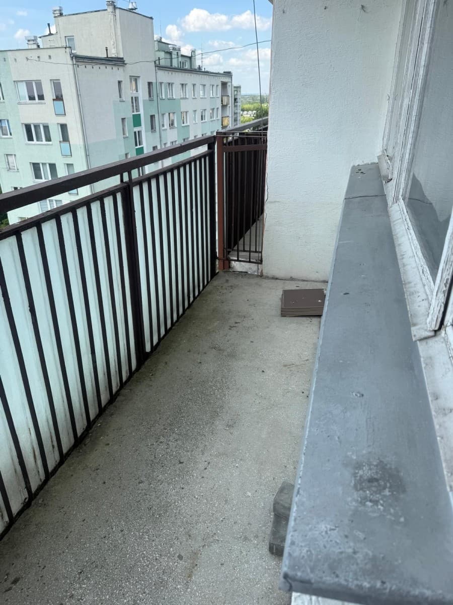 Mieszkanie do generalnego remontu z balkonem na Bielanach – 4