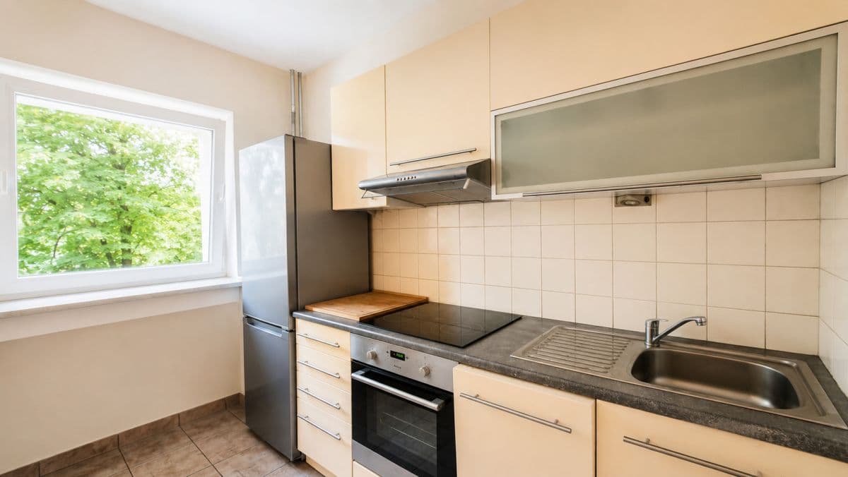 Świeżo wyremontowane 3-pokojowe mieszkanie z balkonem – 6
