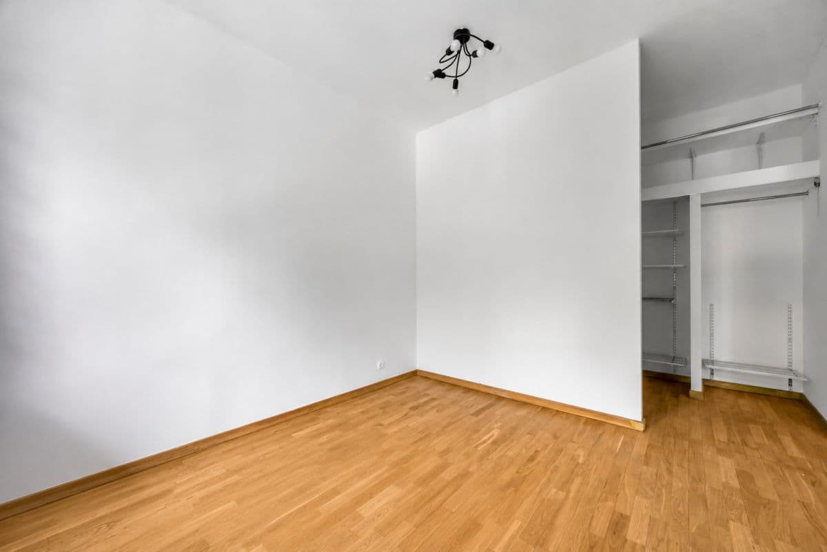 Klimatyczne mieszkanie w centrum Warszawy z widokiem na zieleń – 4