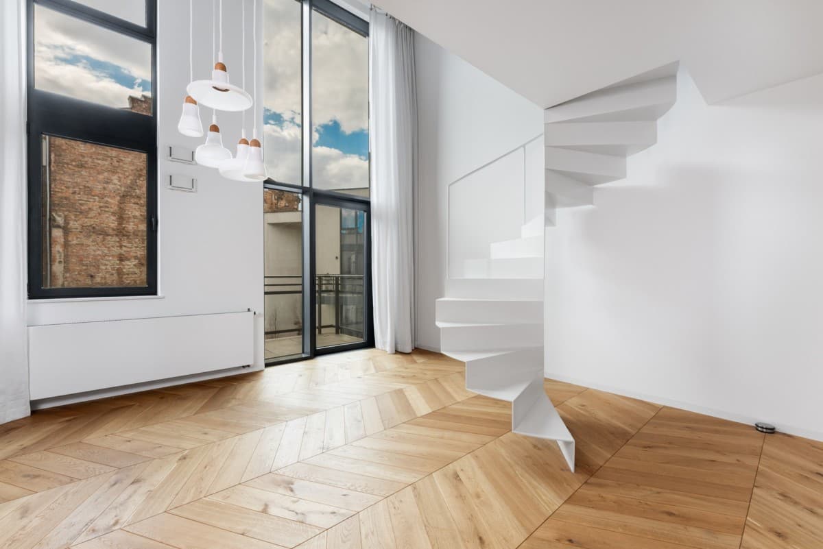 Zjawiskowy loft w tętniącej życiem Pradze Północ – 3