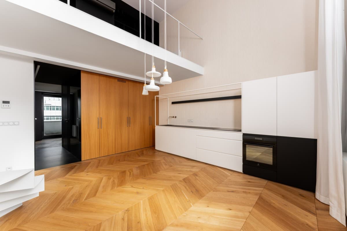 Zjawiskowy loft w tętniącej życiem Pradze Północ – 5