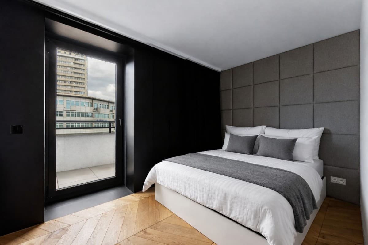 Zjawiskowy loft w tętniącej życiem Pradze Północ – 10