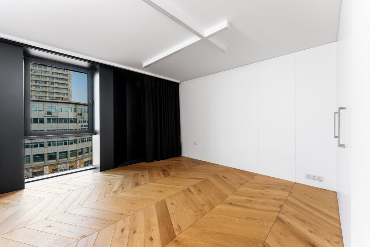 Zjawiskowy loft w tętniącej życiem Pradze Północ – 18