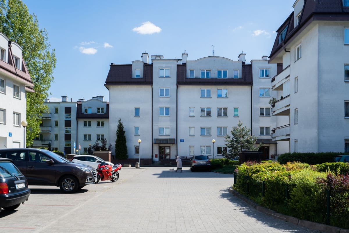 Przestronne mieszkanie z dużym balkonem blisko metra – 19