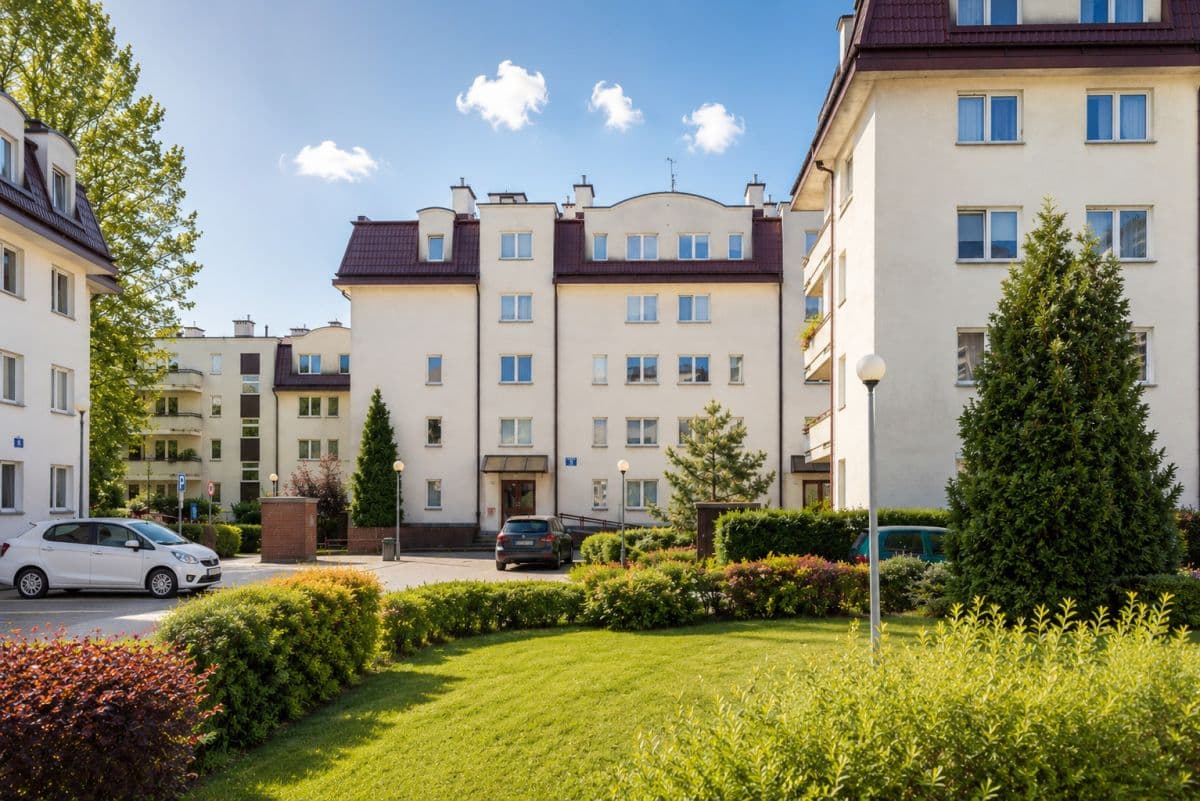 Przestronne mieszkanie z dużym balkonem blisko metra – 1