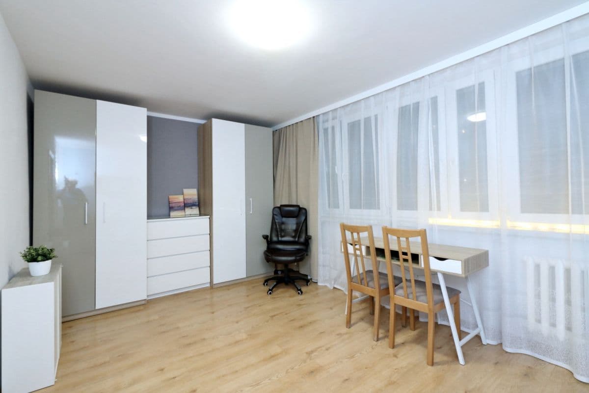 Umeblowana kawalerka, 850m do metra, niskie koszty – 6